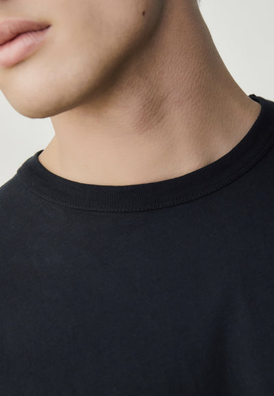 t-shirt coton noir homme détail col