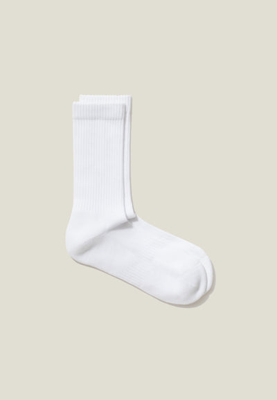 les chaussettes de sport blanc main