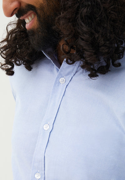 chemise oxford sans poche loom bleu ciel détail poitrine